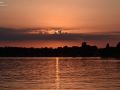 2022 07 18 21.15.35 DSC 3127 ondergaande zon bij de mookerplas